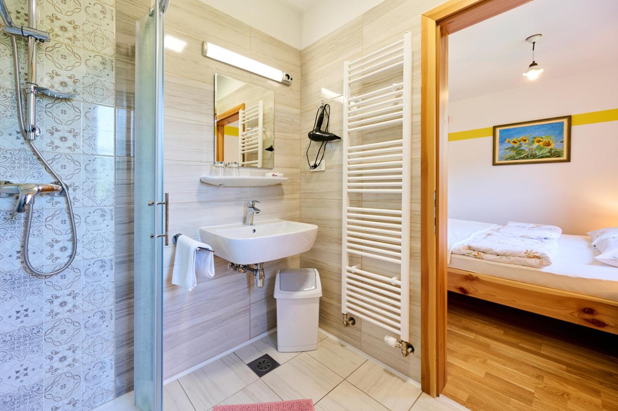 Apartments Organic Tourist Farm Gradisnik Prevalje ภายนอก รูปภาพ