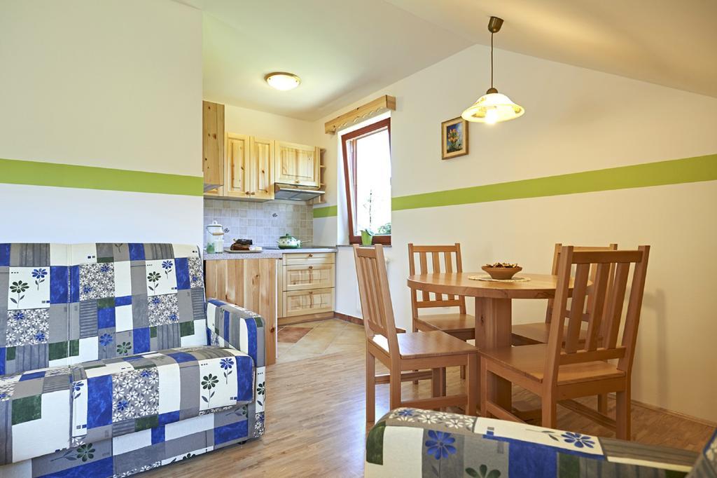 Apartments Organic Tourist Farm Gradisnik Prevalje ภายนอก รูปภาพ